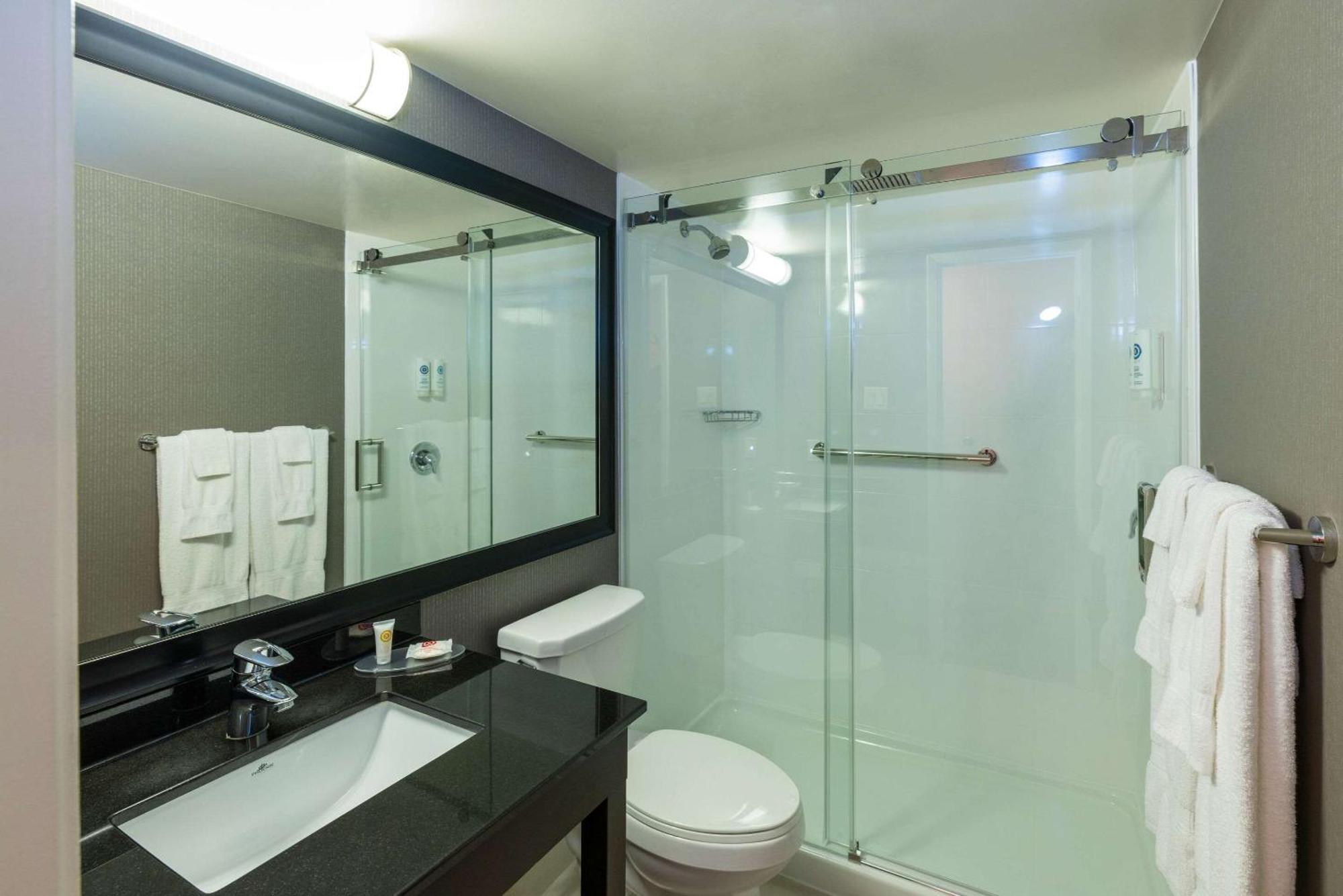 Comfort Inn 3*